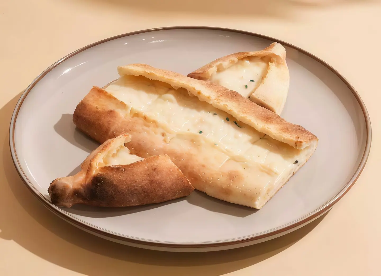 قارب جبن عكاوي