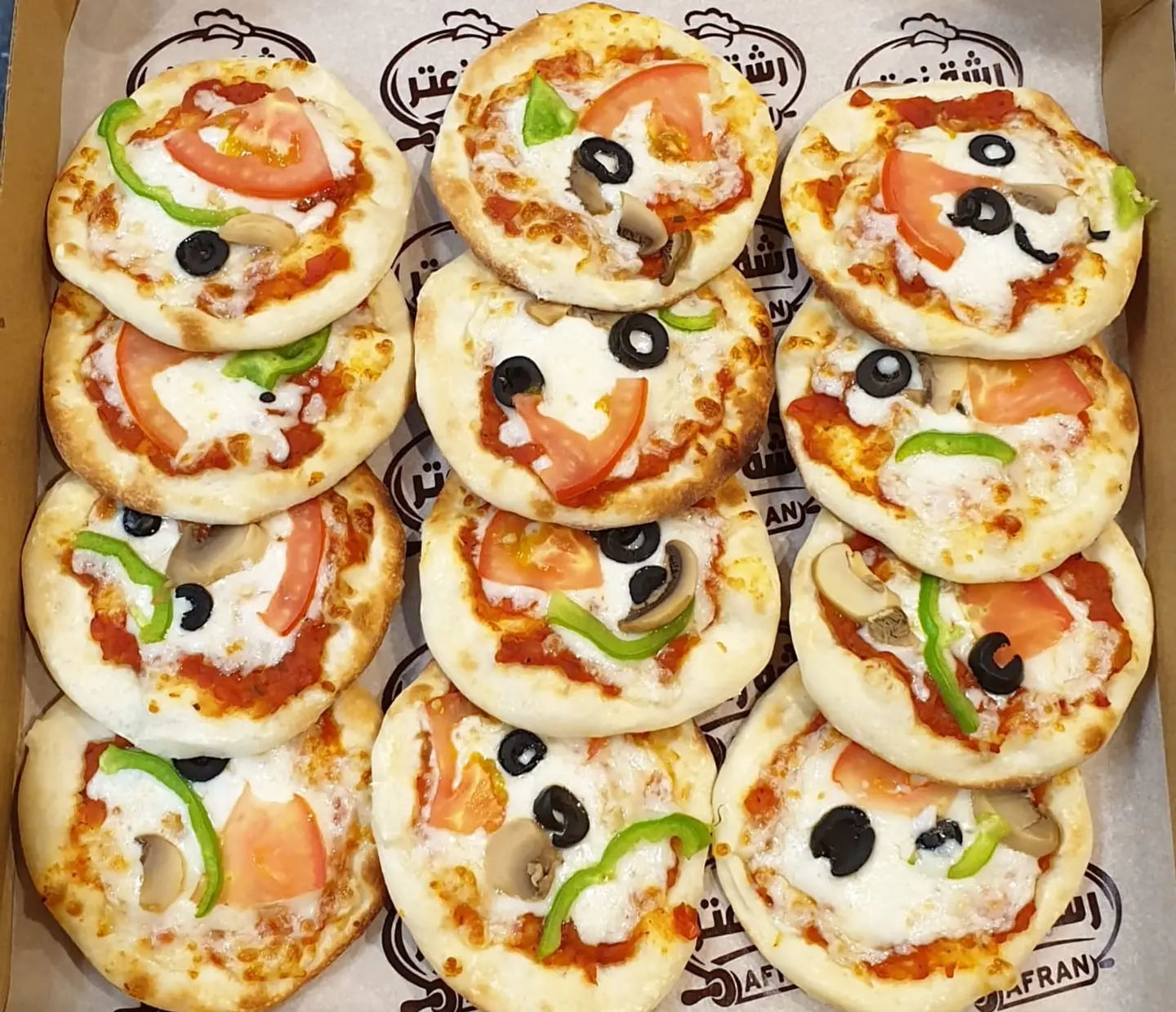 Dozen Pizza