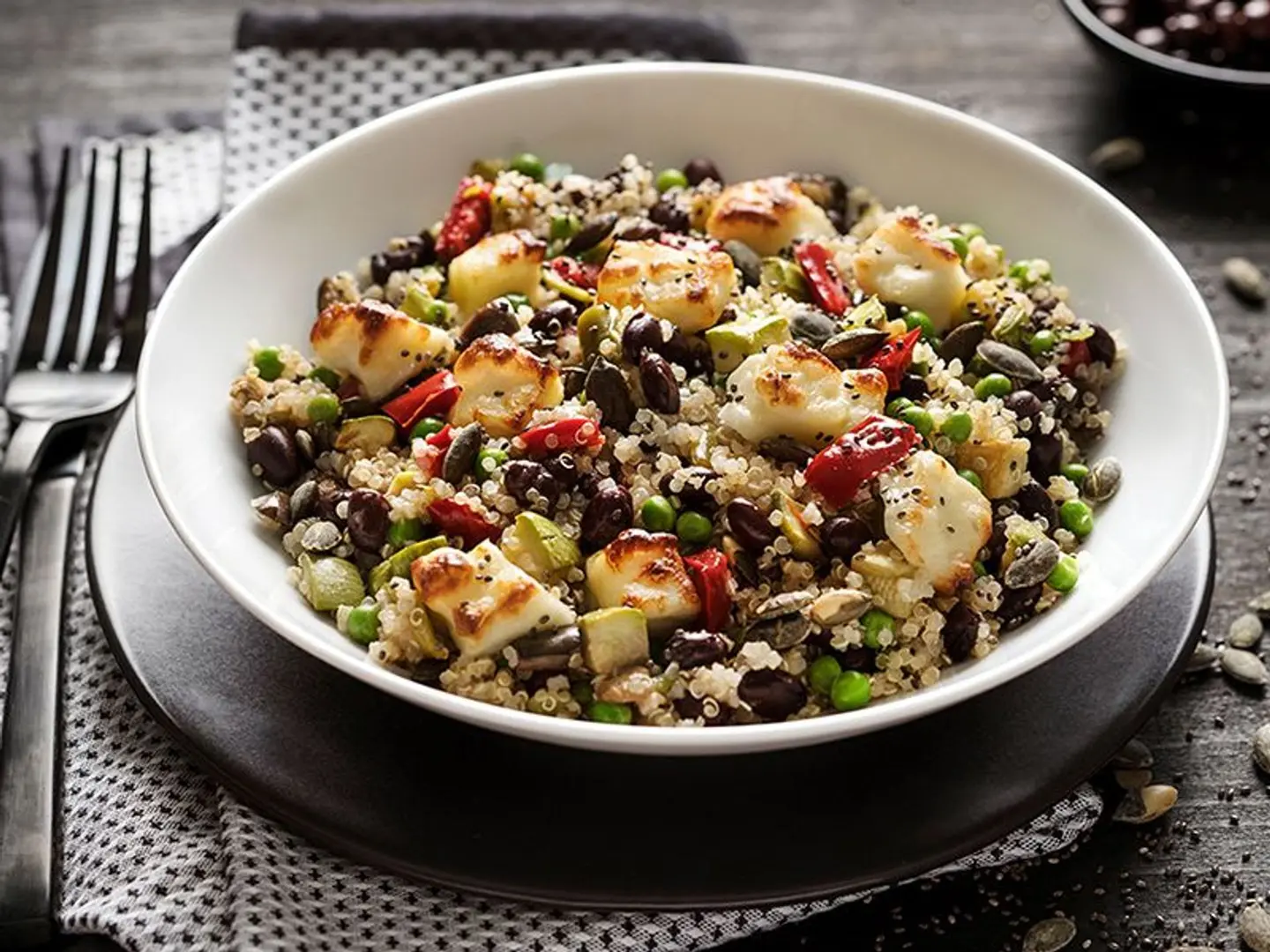 Quinoa Halloumi Salad