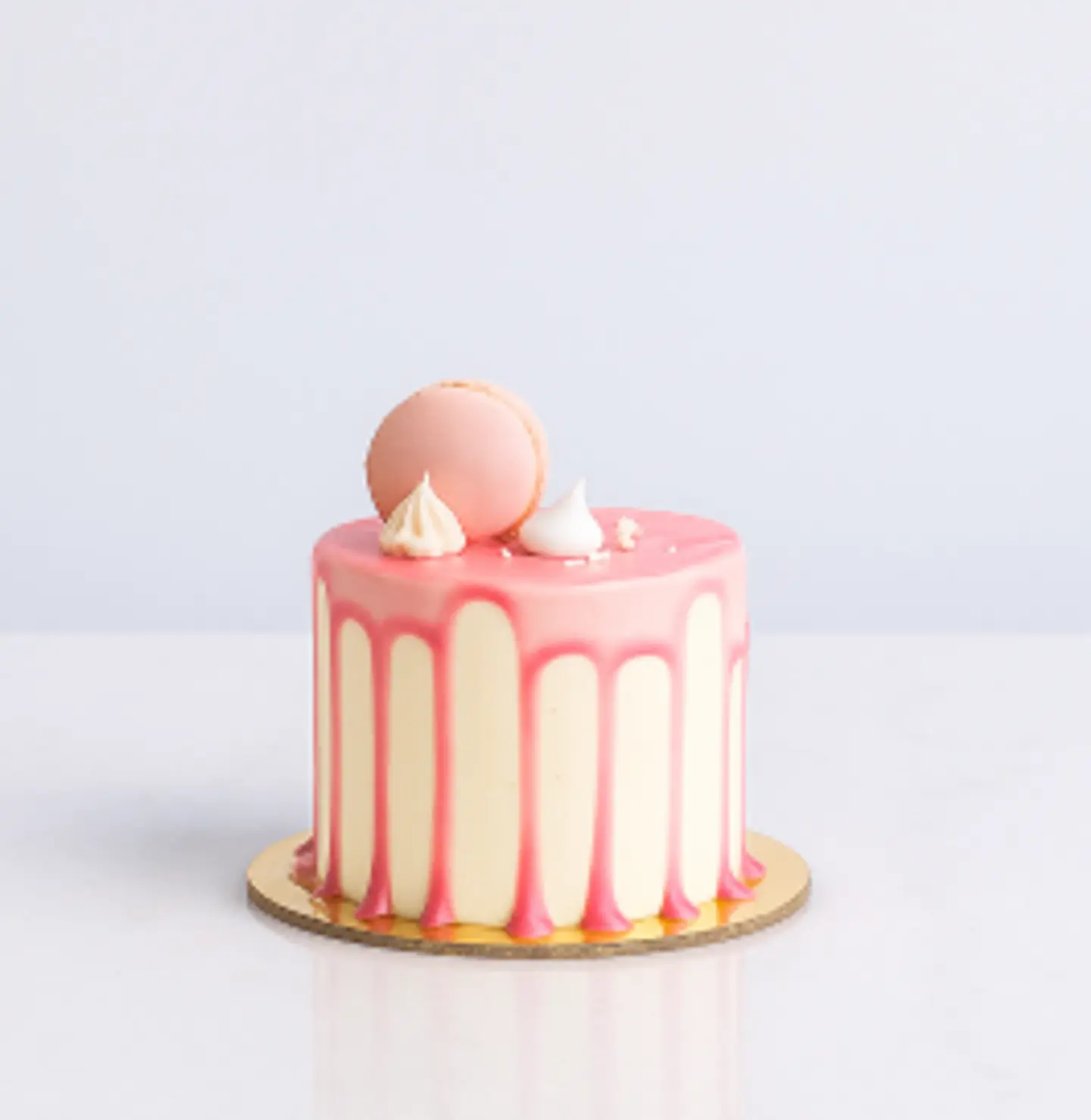 Pinky Macaron Cake