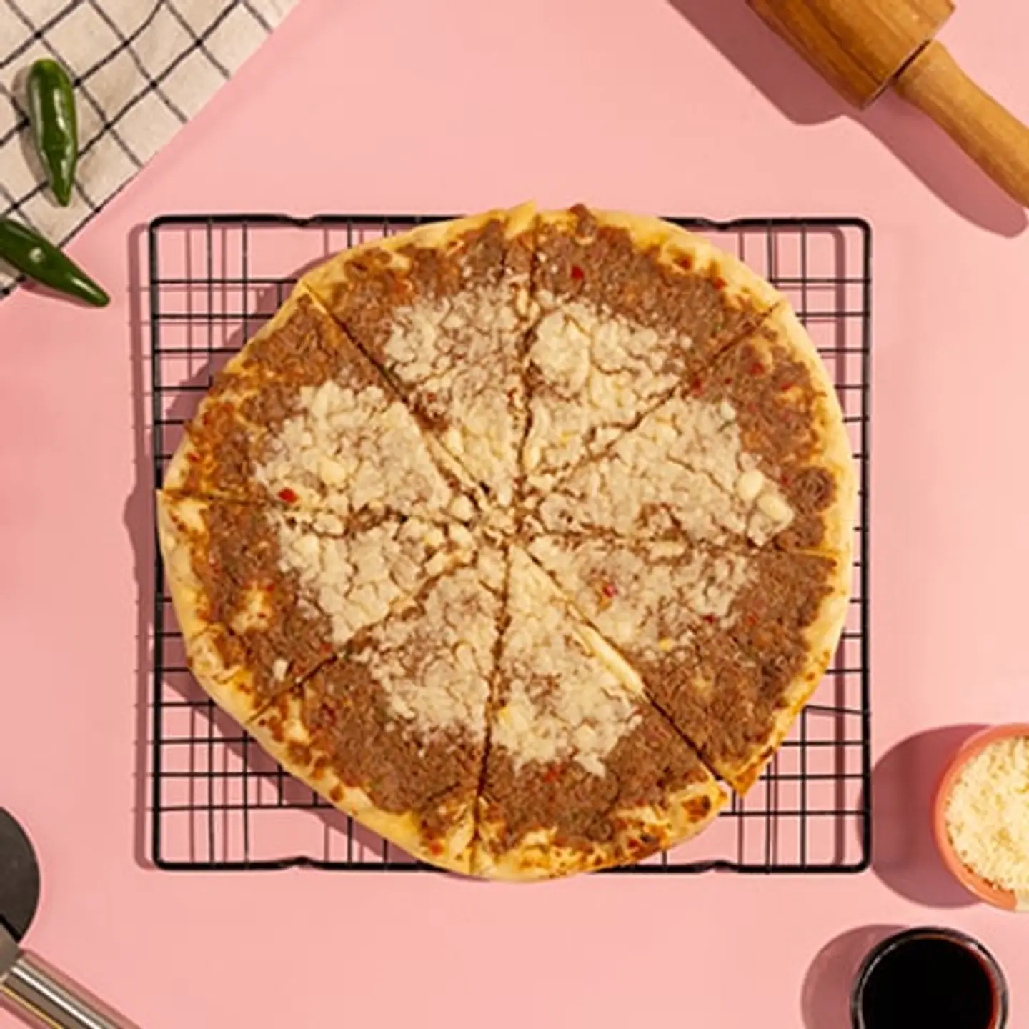 مناقيش لحم وجبن