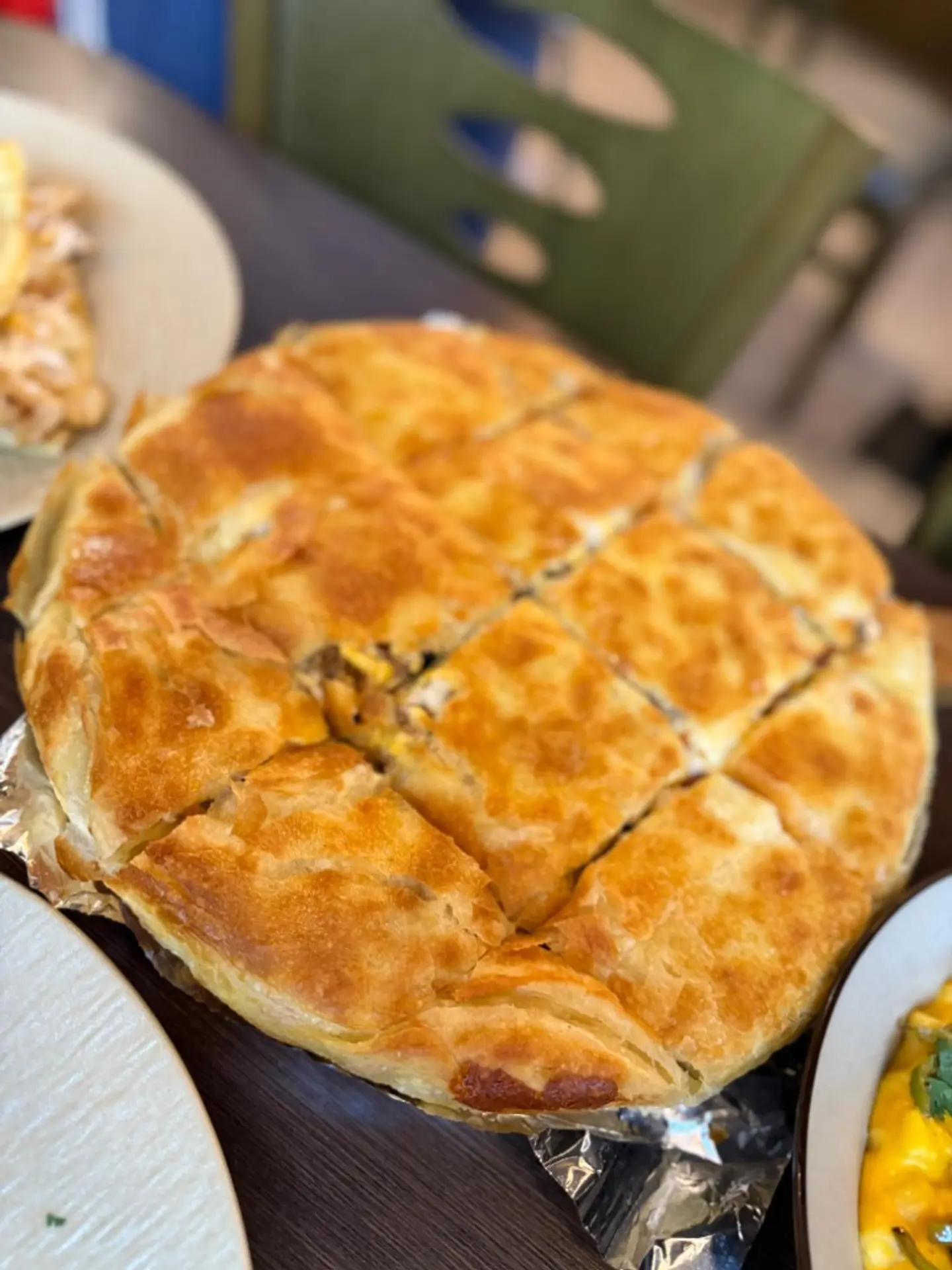 فطيرة لحم مفروم وسط