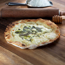 فطيرة جبن بالزعتر