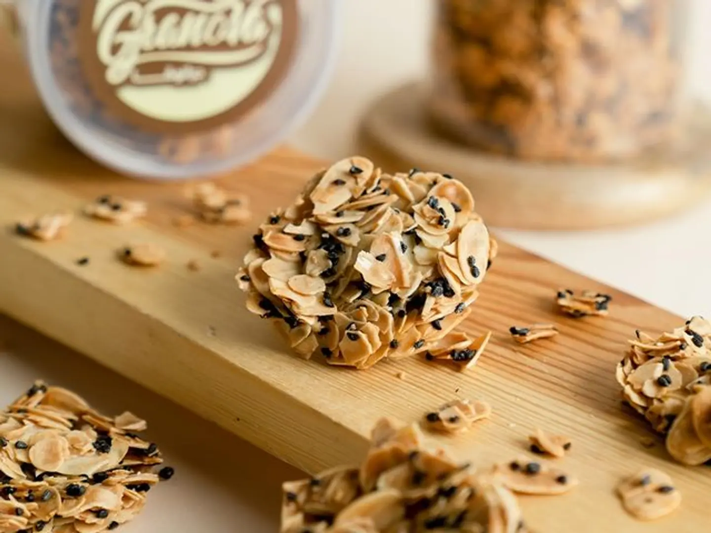 Almond Crackers Keto