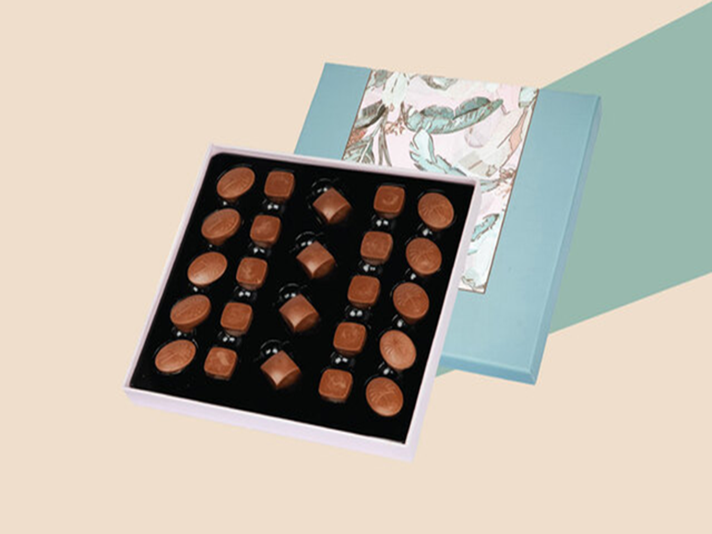 علبة شوكولاته ليلاك