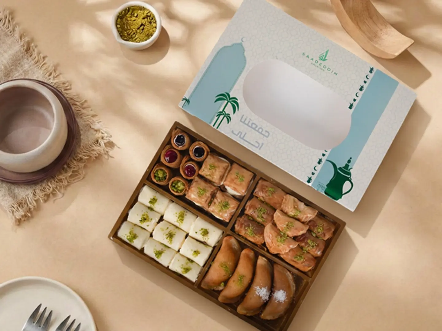 بوكس مشكل قشطيات مع حلاوة الجبن كبير