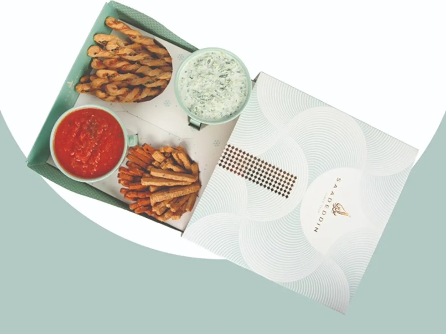 بوكس سناك مالح مع صوص متنوع