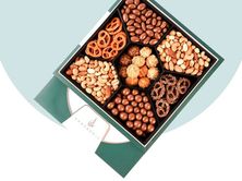 علبة تسالي مشكل