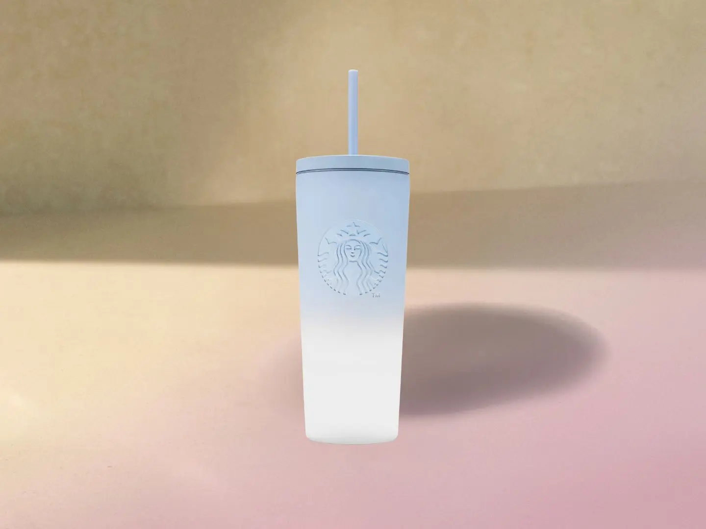 كوب بلاستيكي