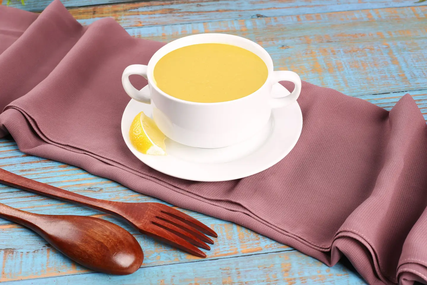 شوربة الدجاج بالزعفران