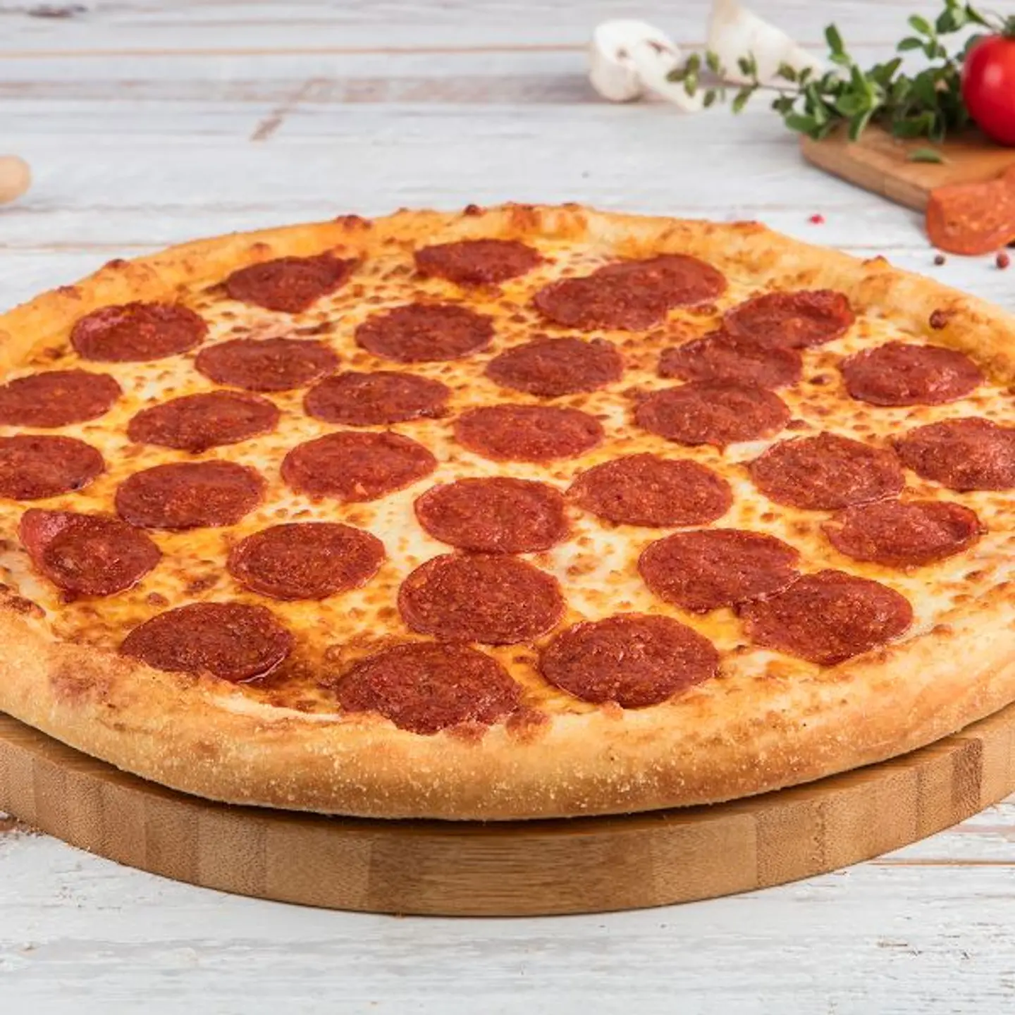 بيتزا بيبروني مع الخضار