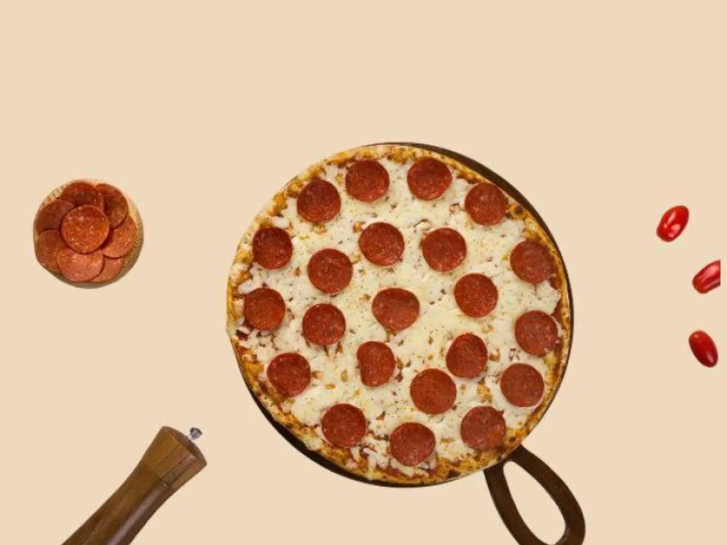 بيتزا وسط ببروني