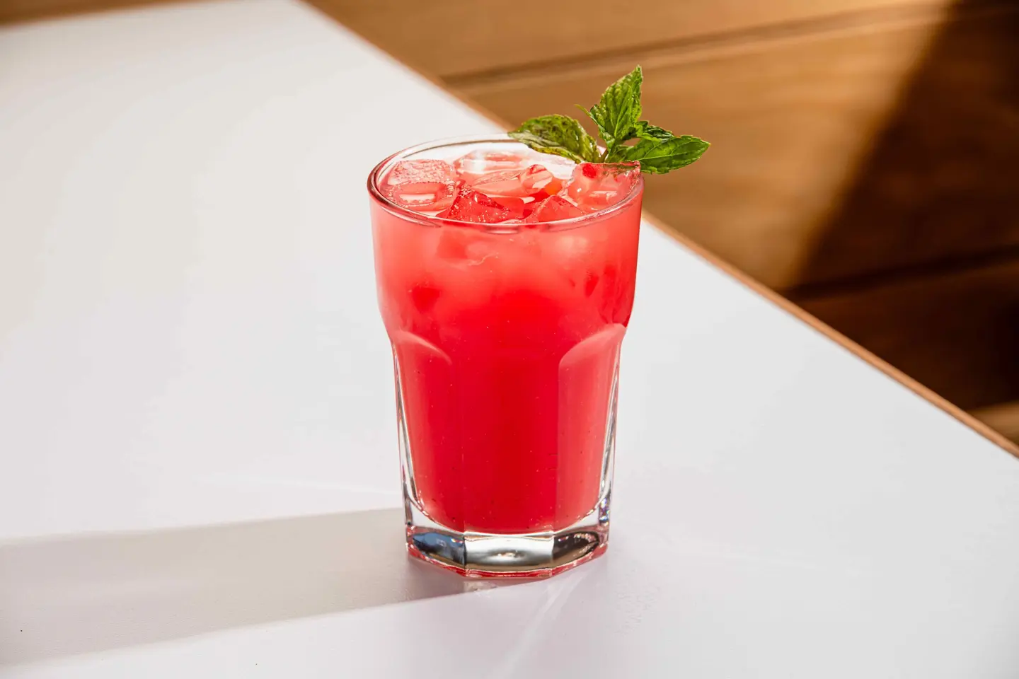 عصير رمان كبير