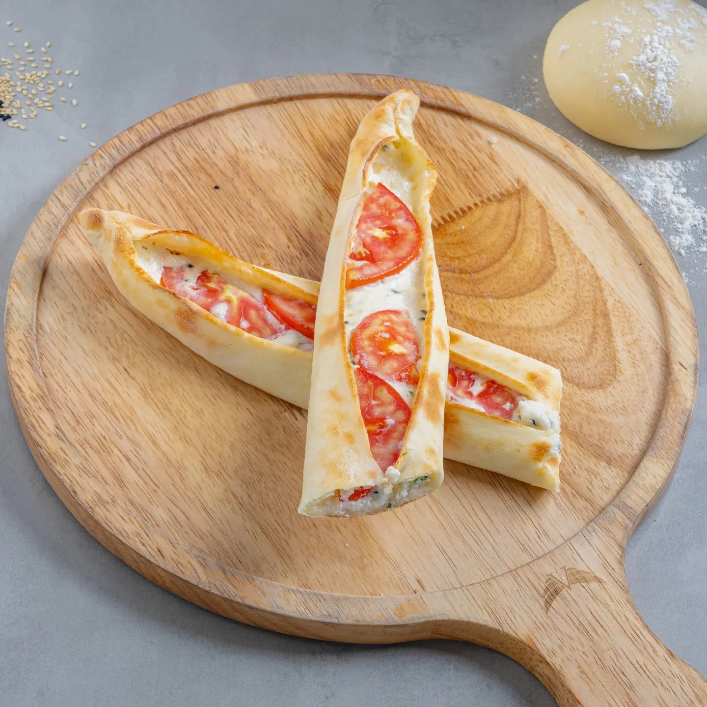 Akkawi Cheese With Tomato