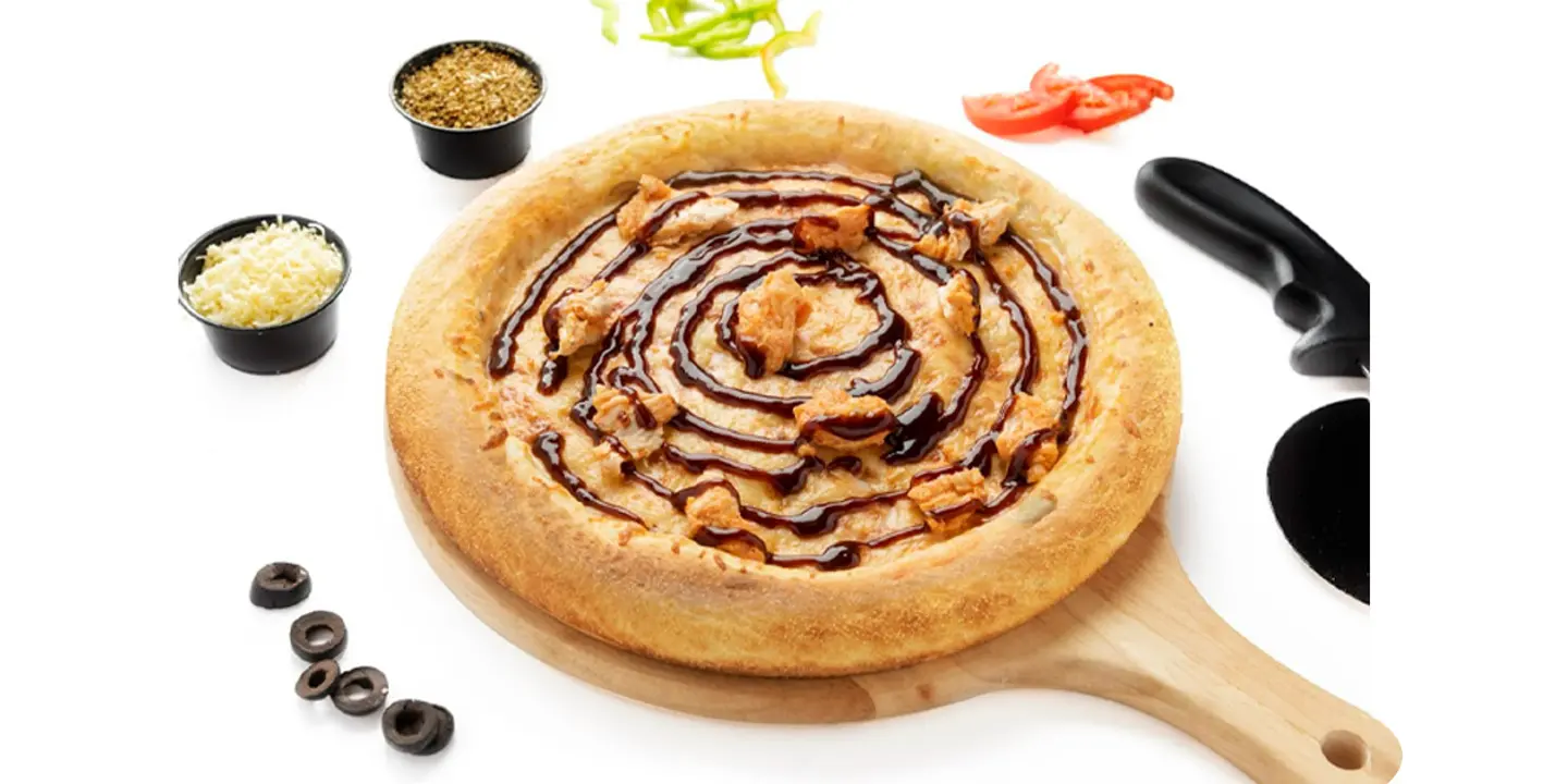 بيتزا صدور دجاج بخلطة الباربيكو