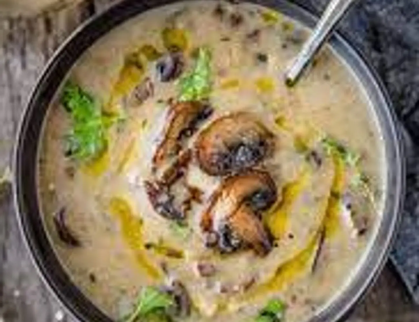 شوربة الفطر البري