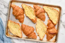 كرواسون بكريمة اللوز