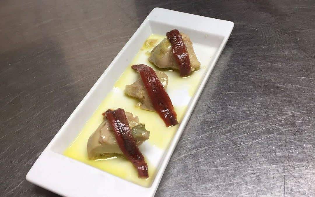 Alcachofas con anchoas de Santoña