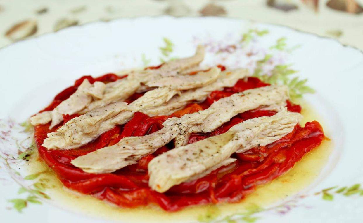 Ventresca de Atún con pimientos del piquillo