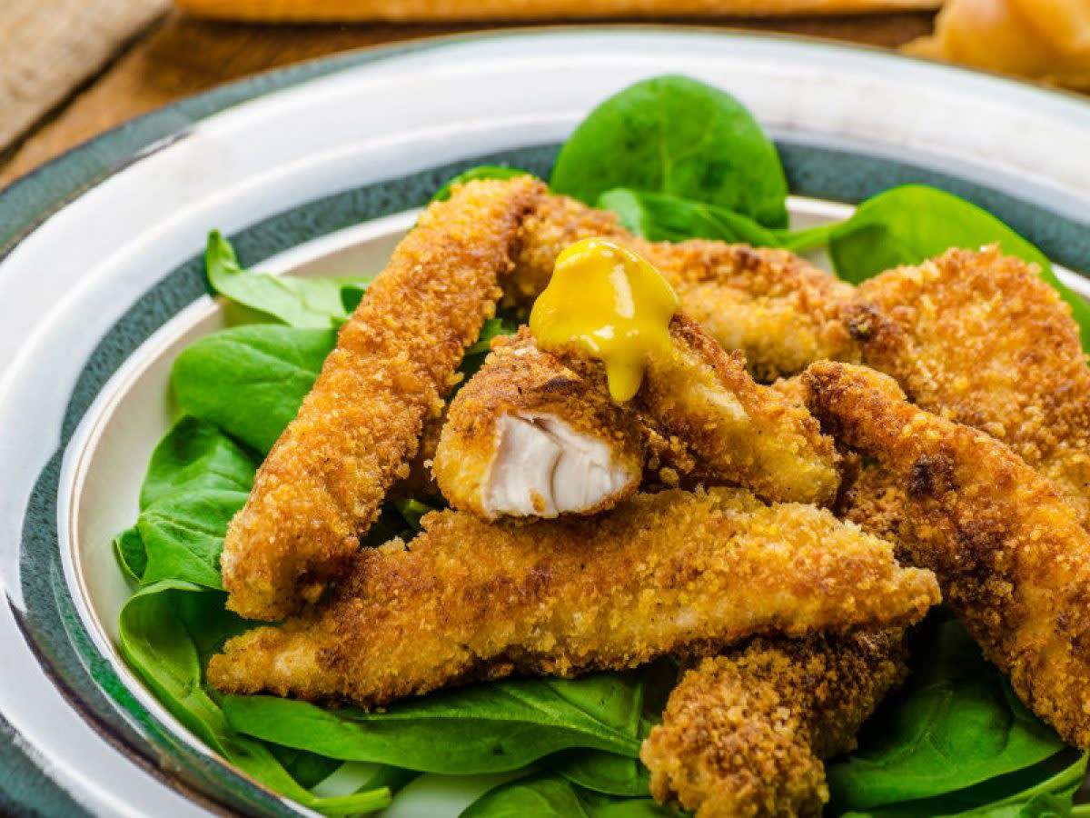 Tiras de Pollo Crujiente con Salsa de Manngo