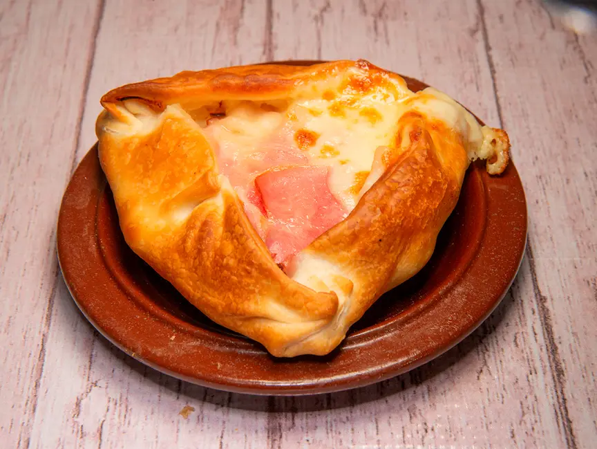 Empanada de panceta y verdeo