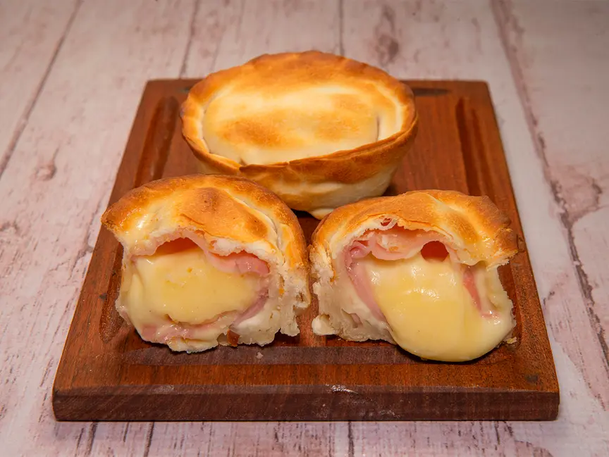 Empanada de jamón y queso
