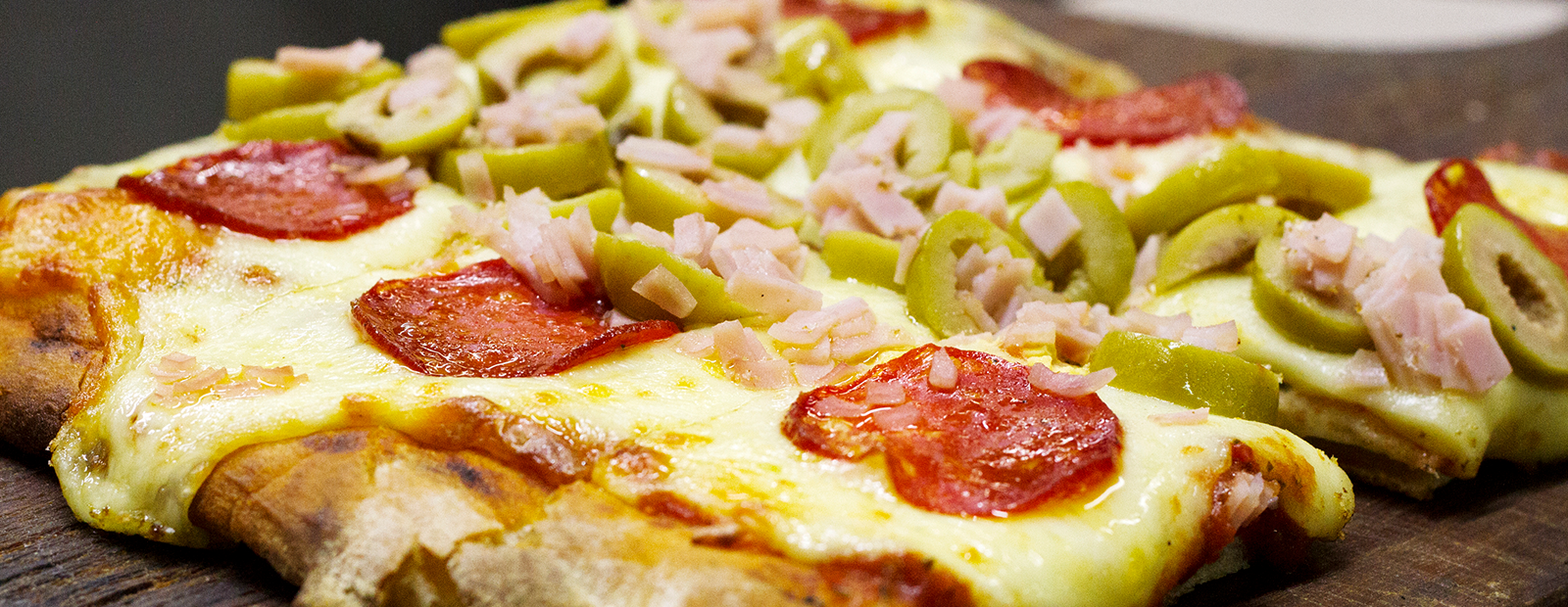 Pizzeria Francesa / Viña del Mar – Pizzas estilo francés, masa a la piedra.  Ingredientes premium seleccionados.