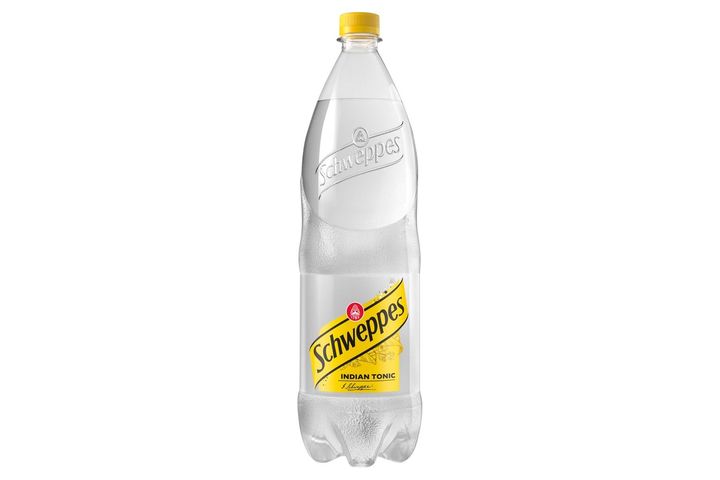 Schweppes Indian Tonic Carbonated Soft Drink with Sugar and Sweeteners 1,5 l