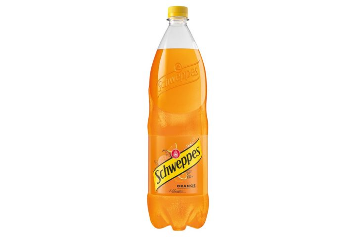 Schweppes Orange Flavoured Carbonated Soft Drink with Sugar and Sweeteners 1,5 l