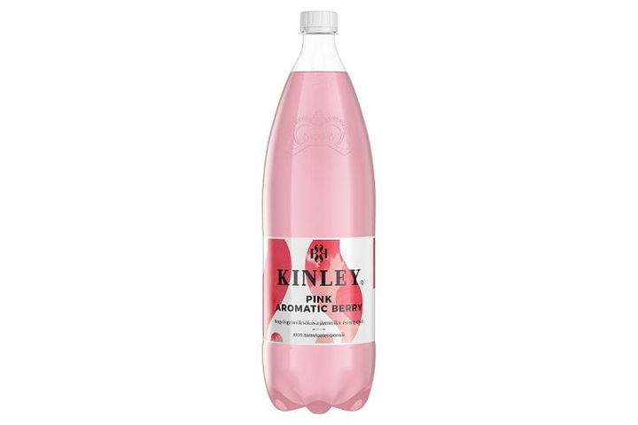 Kinley Pink Aromatic Berry Carbonated Soft Drink with Mixed Berry Fruit Flavoured 1,5 l