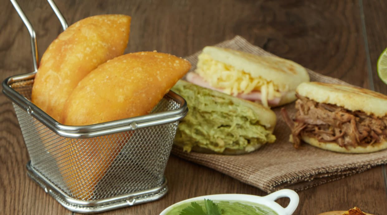 DELICIAS MAXIS EMPANADAS