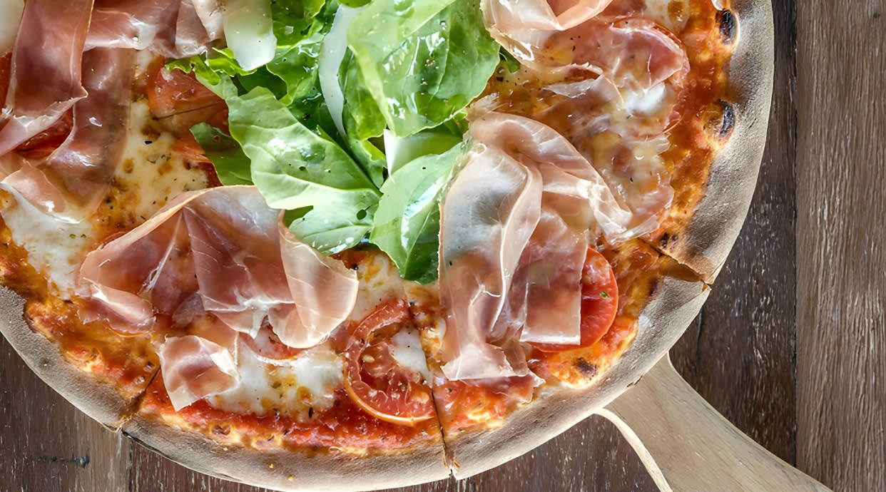 La Farándula Pizza & Grill