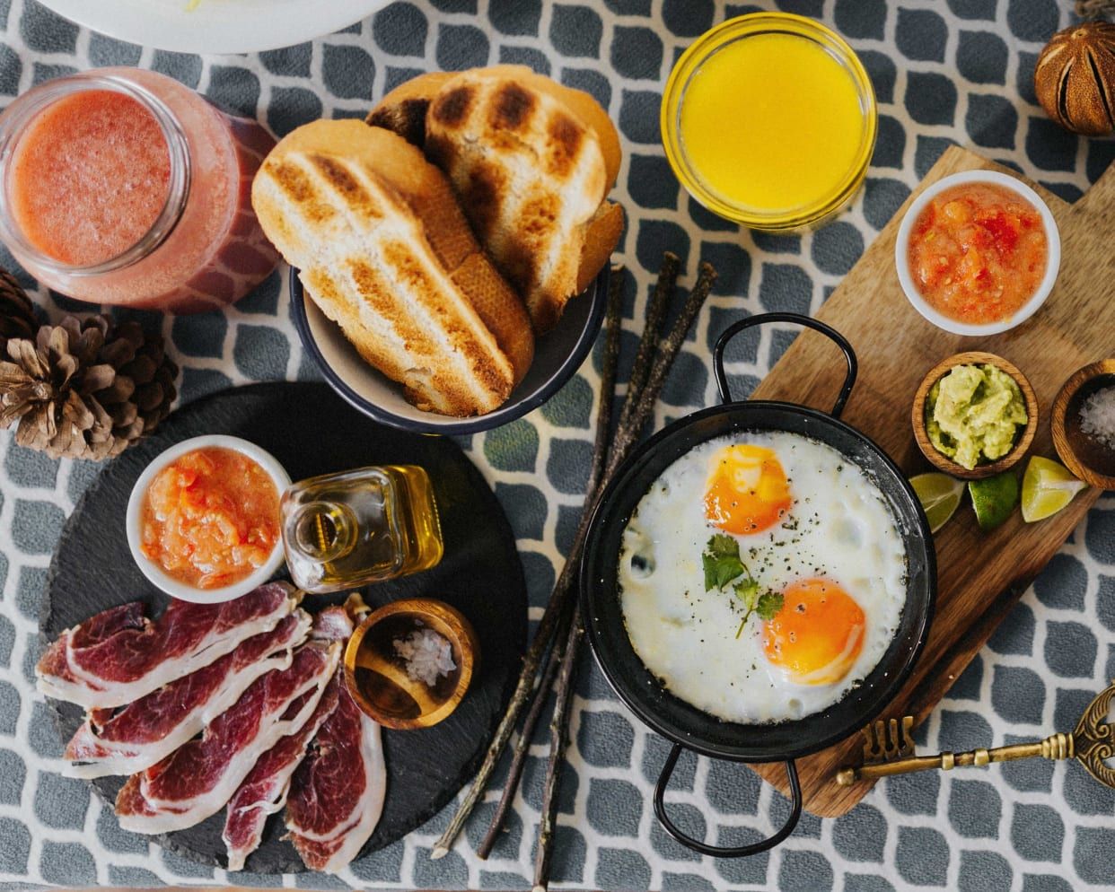 Petit Café: "Brunch & Cakes"