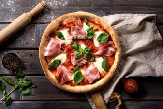 Order Top sellers delivery from Pizzeria Caruso in Chisinau Glovo