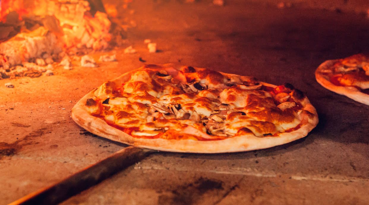 Pizzería Vesuvius Horno De Leña