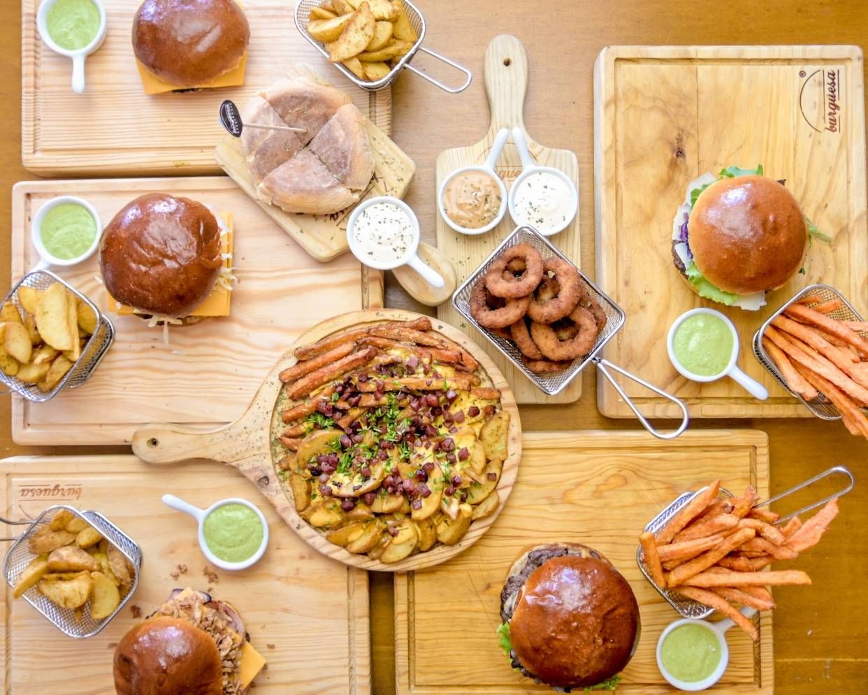 Burguesa - Burger & Gin
