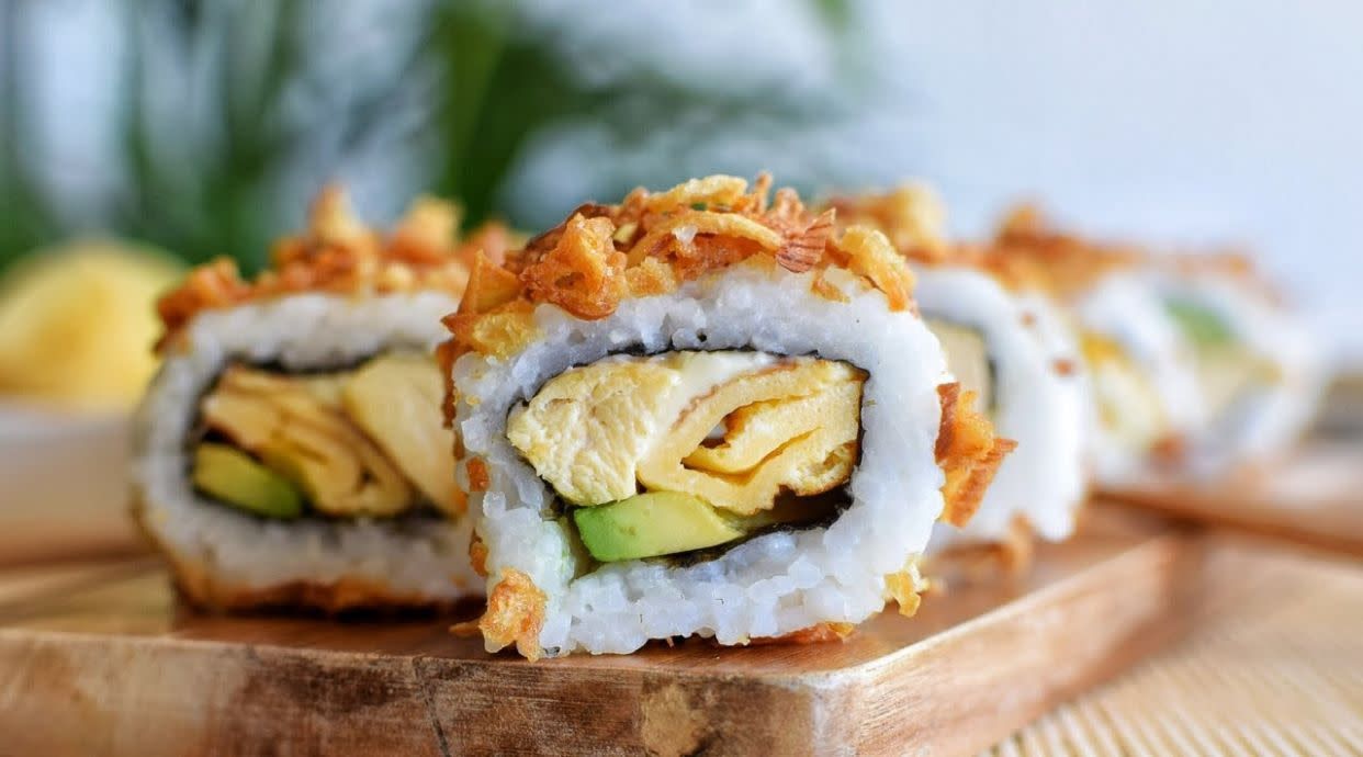 Sushi & Rolls