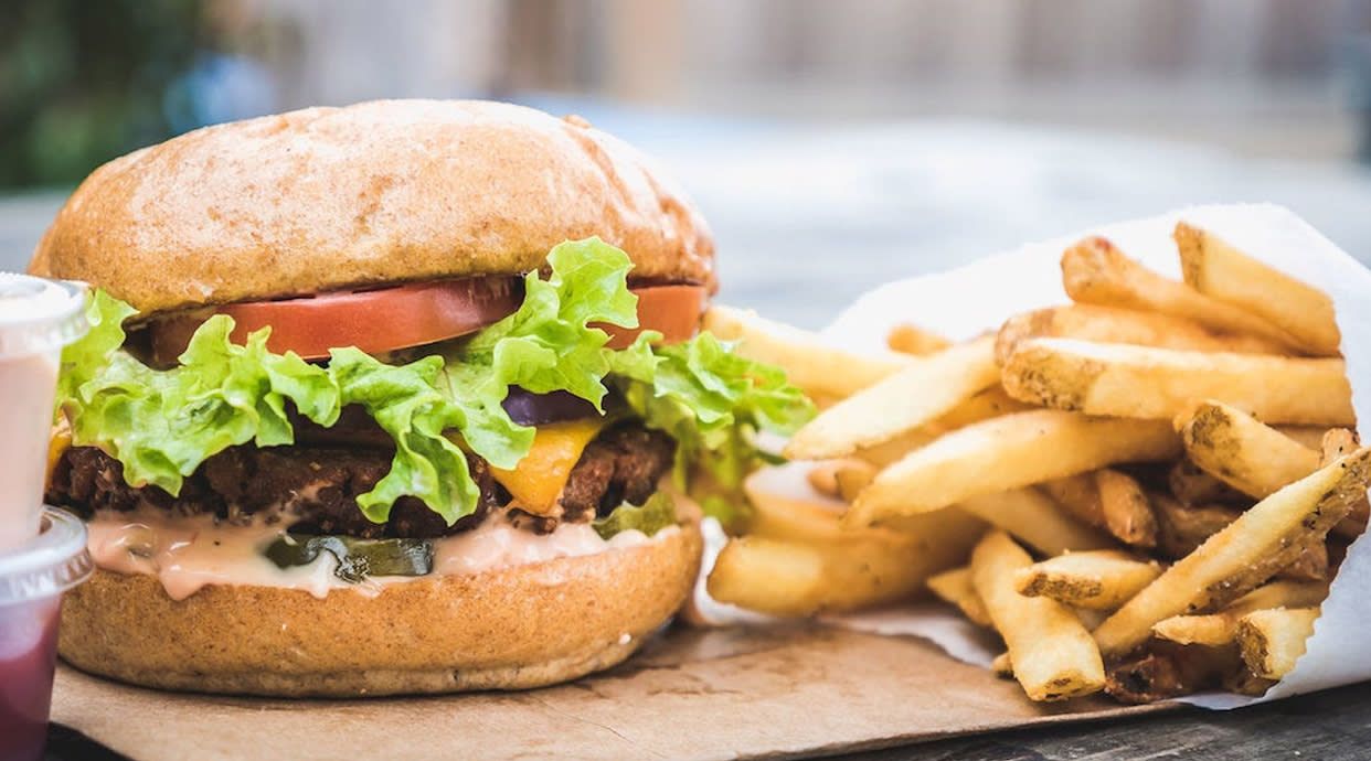 Burgers & Tostas Bravas