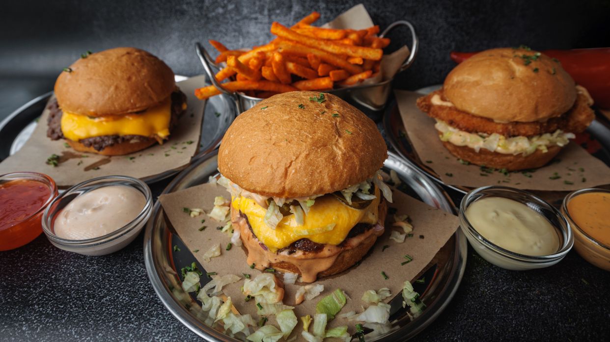 Perlo’s Burger