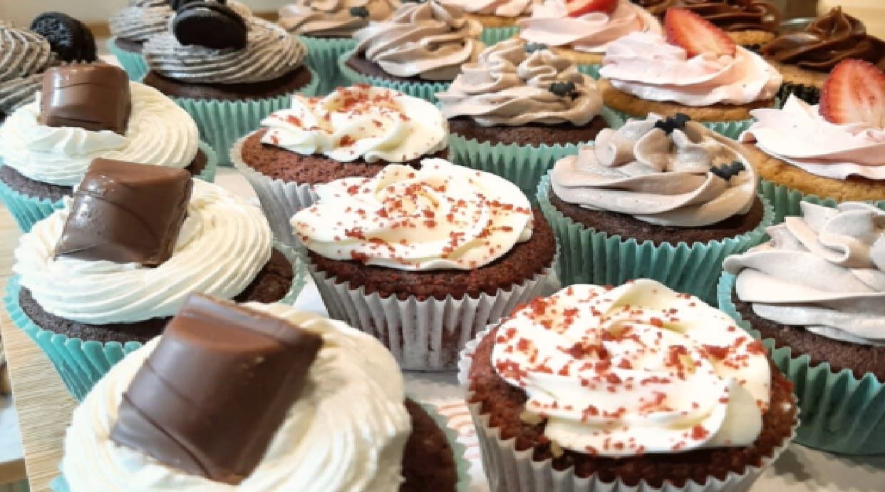 Momcas Bakery