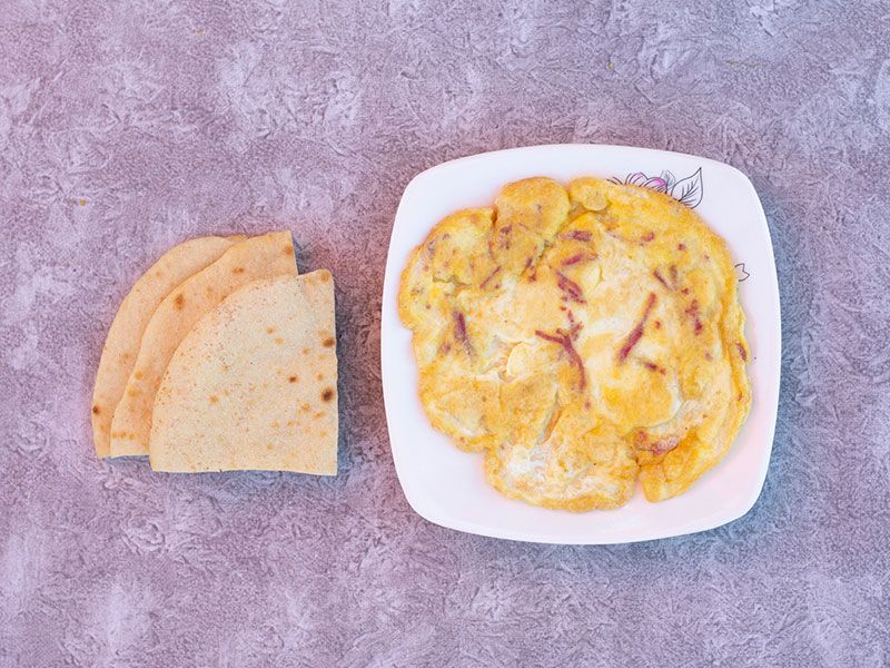 Omelette With Pastrami Platter