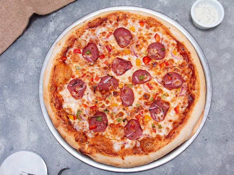 Salami Pizza
