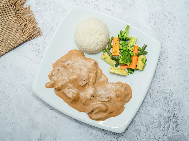 Grilled Chicken Breasts With Brown Sauce Platter
