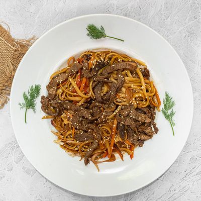 نودلز لحم مقلي