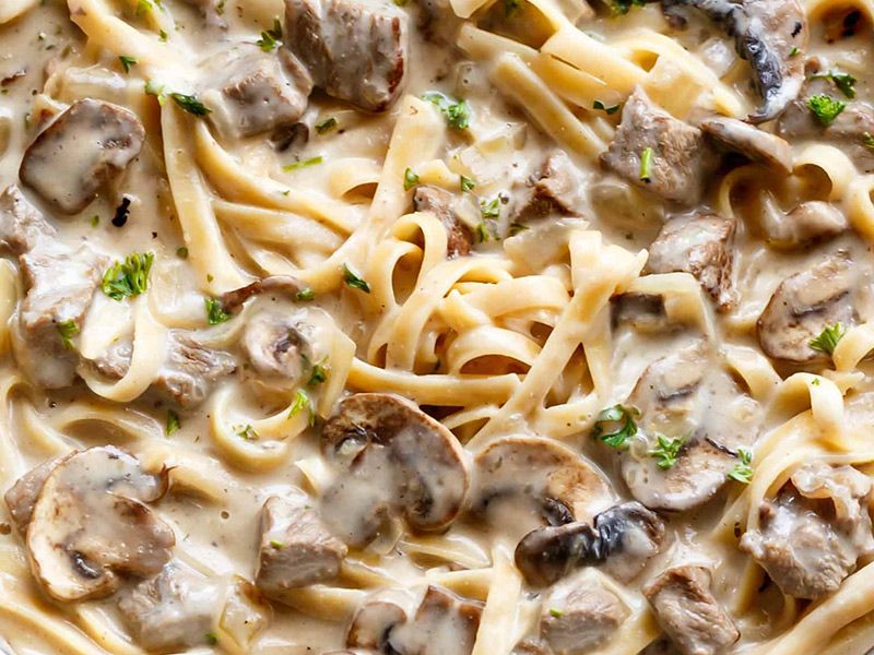 Pasta With Mushroom Sauce