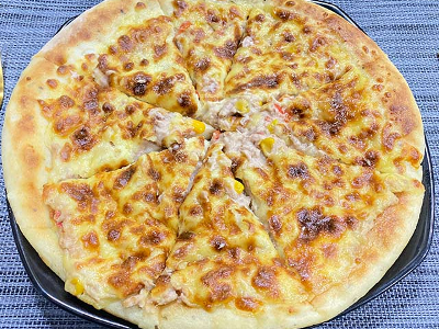 Tuna Pizza Small