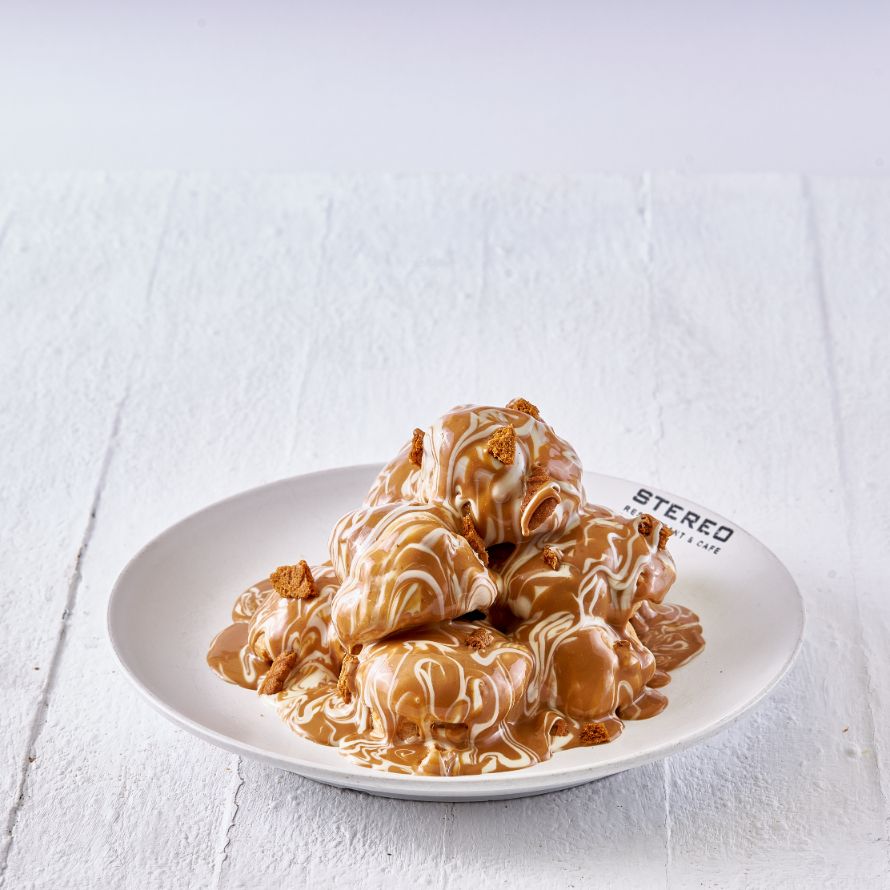 Lotus Profiteroles