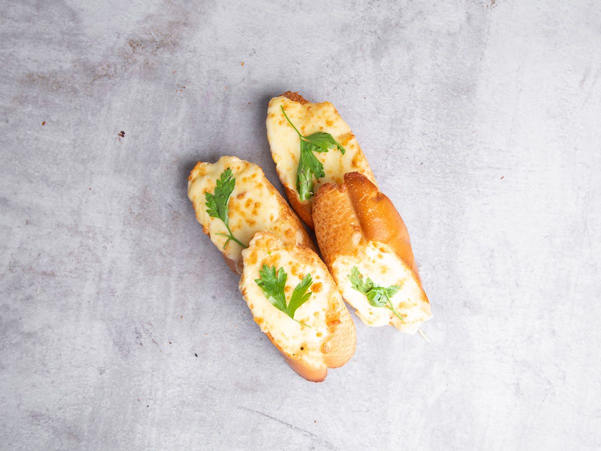 Heated bread with onions