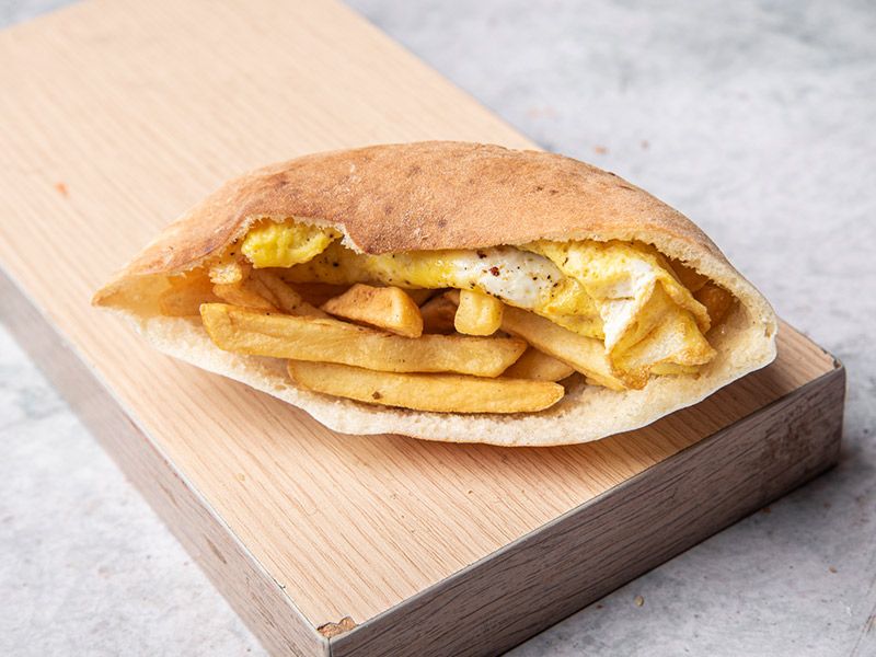 Potato fingers sandwich with omelet eggs