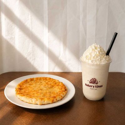 Smoothie And Manqousha
